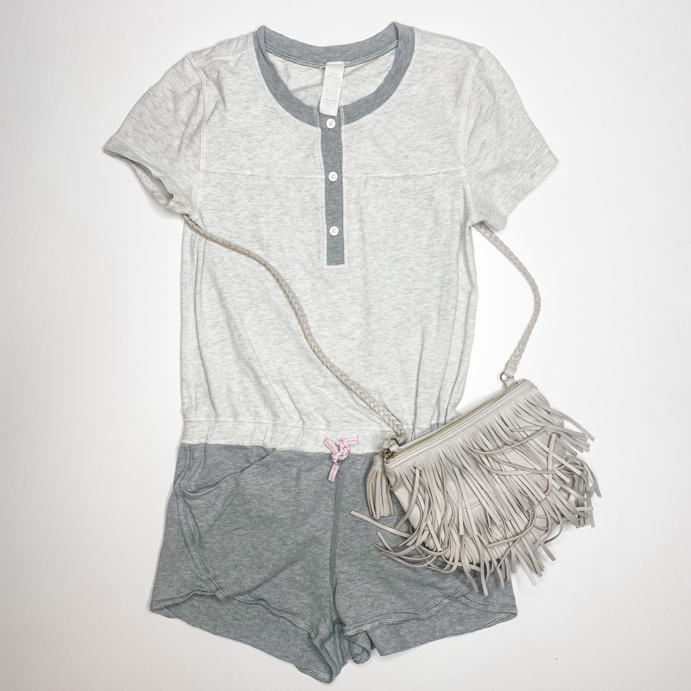 ⭐️ IVIVVA Girl’s Gray Romper with pockets ⭐️